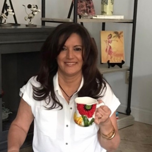 Meet your Posher, Ana - Picture 1 of 1